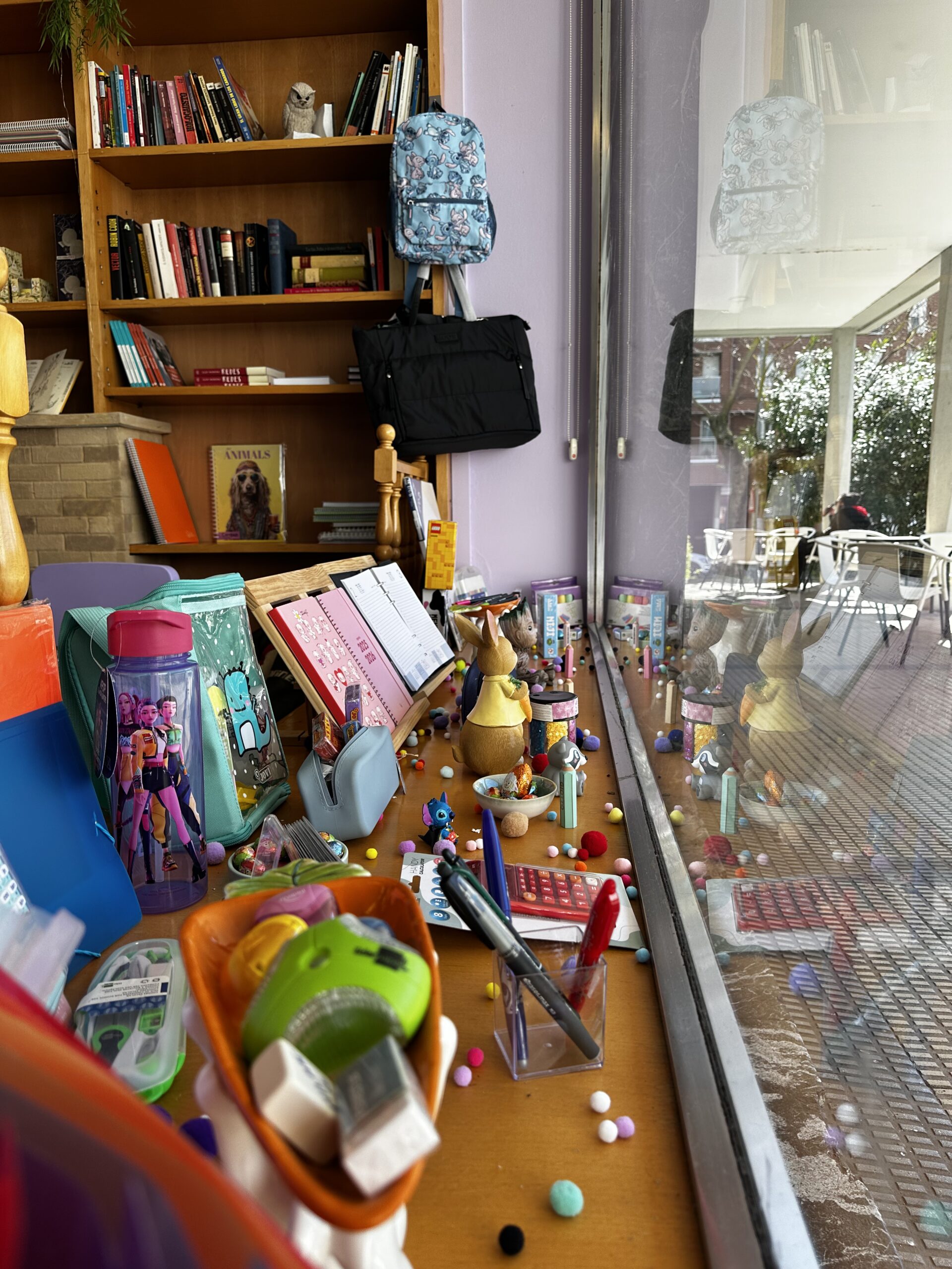 libreria-bonafau-barañain-escaparate