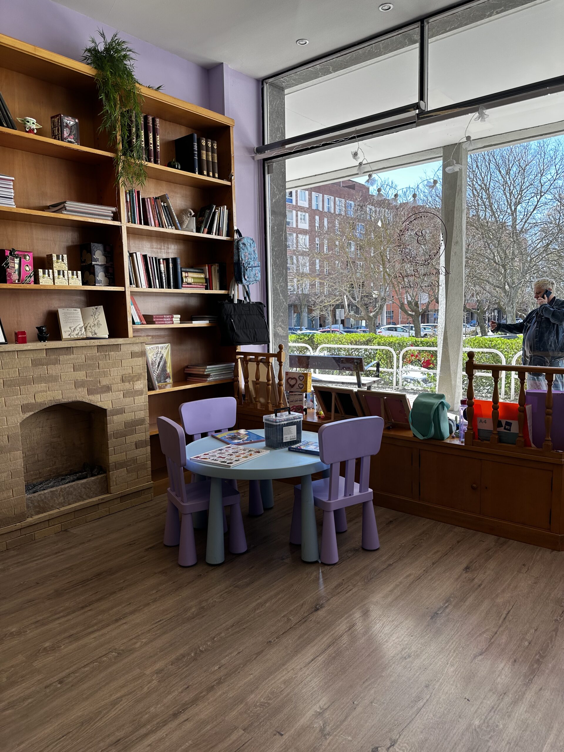 libreria-bonafau-barañain-esquina-niños